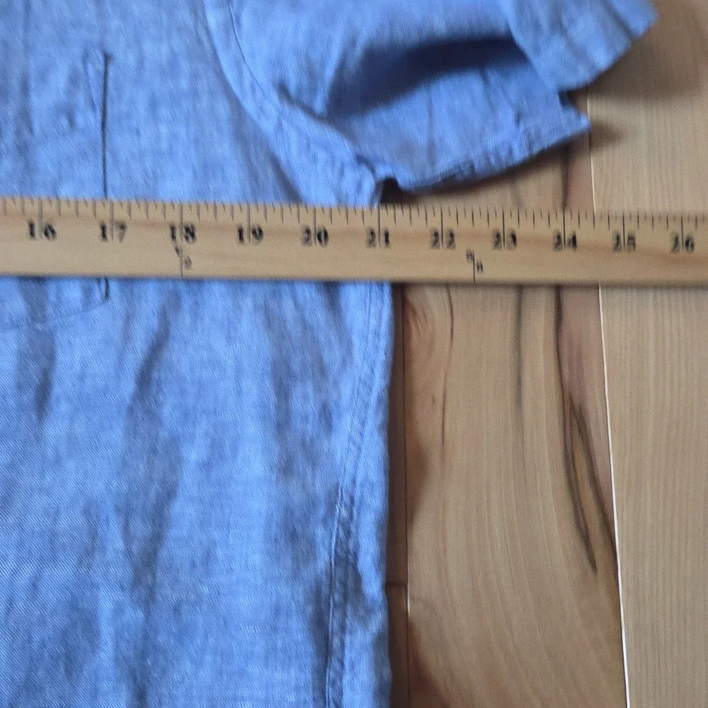 UnTuckit Linen Short Sleeve Shirt. - Picture 4 of 5